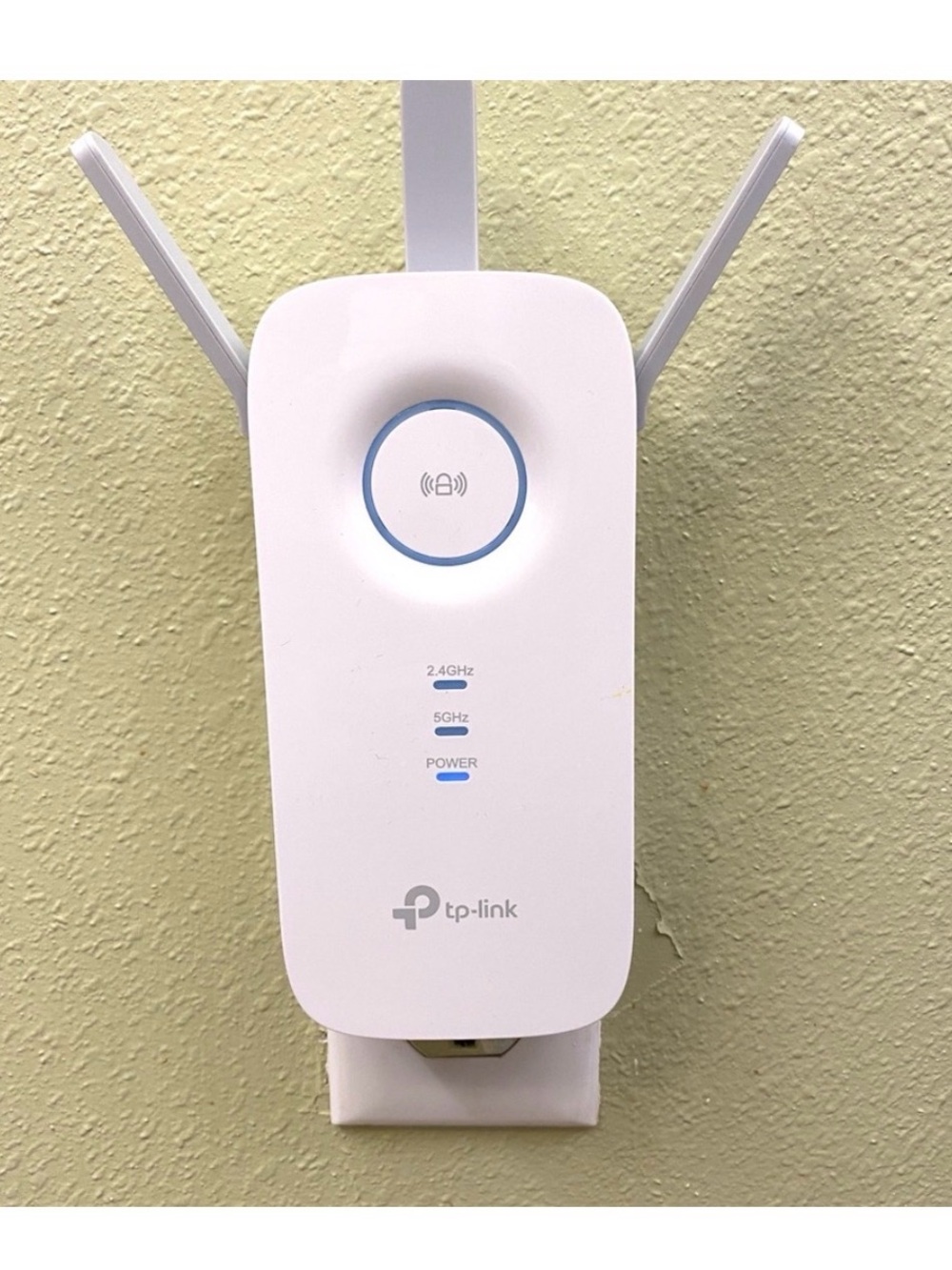 New TP-Link White -Band Wi‑Fi Extender with Three External Antennas